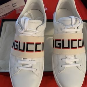 Men's Gucci shoes 9 1/2,9.5